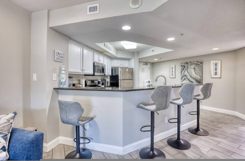 House | 1 bedroom, desk