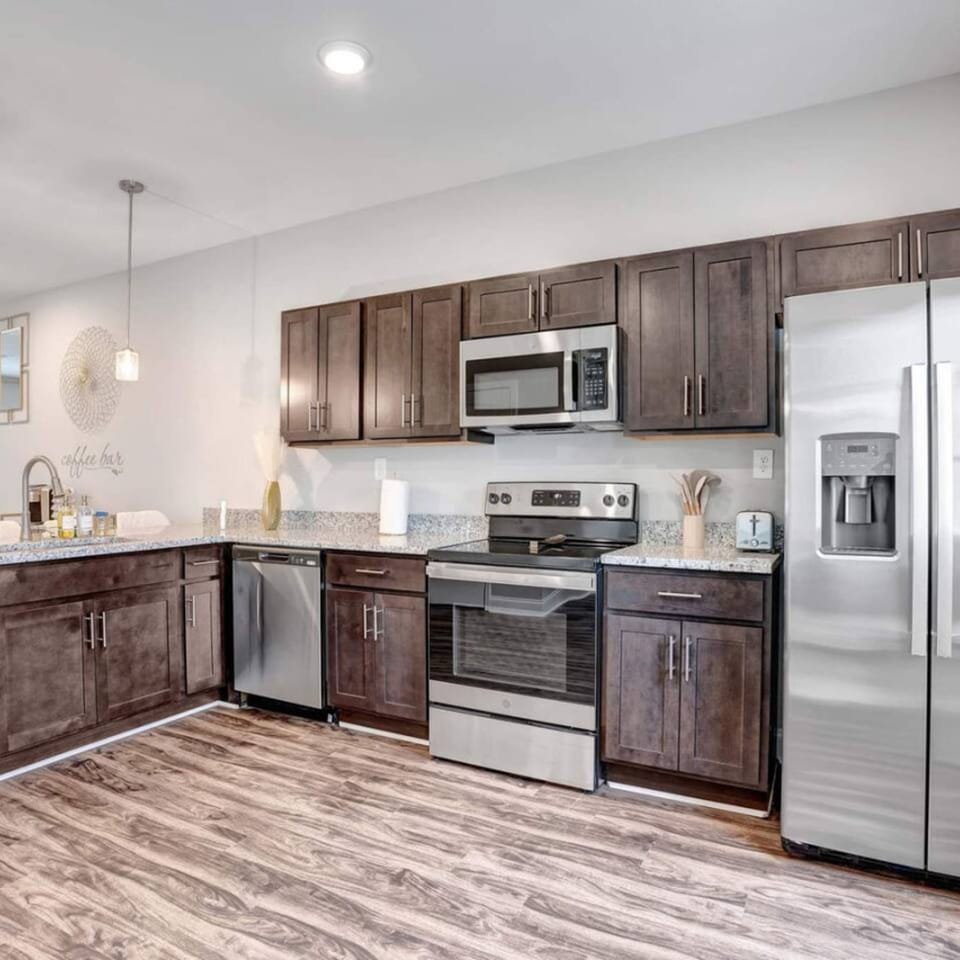 House | 2 bedrooms, desk