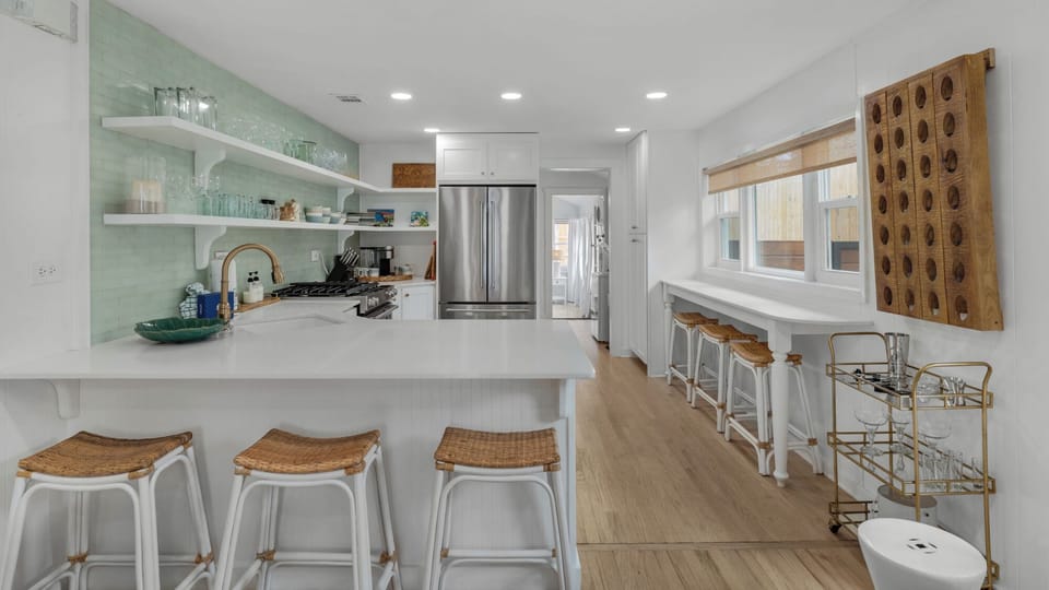 House, Multiple Beds, Pool Access, Pool View (Grayt Fun) | Private kitchen