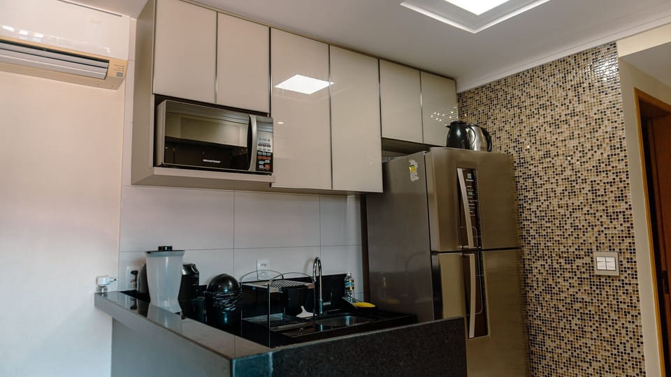 Family Apartment | Private kitchen | Fridge, microwave, stovetop, cookware/dishes/utensils
