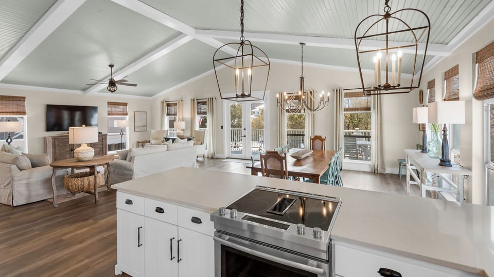 House, Multiple Beds, Pool Access, Pool View (Sage Haven) | Private kitchen