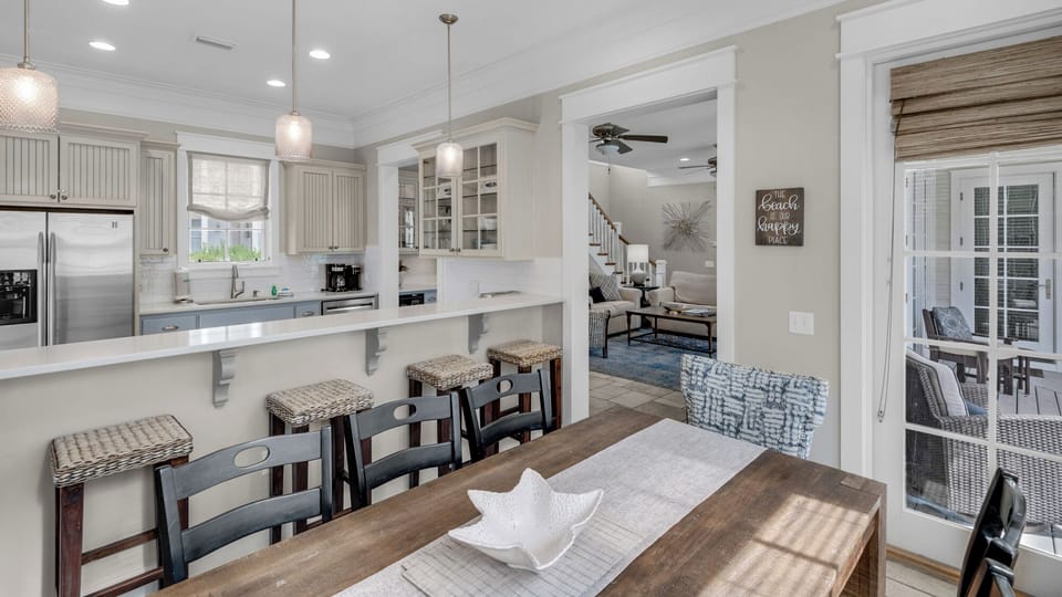 House, Multiple Beds, Pool Access, Pool View (Walking on Sunshine) | Private kitchen