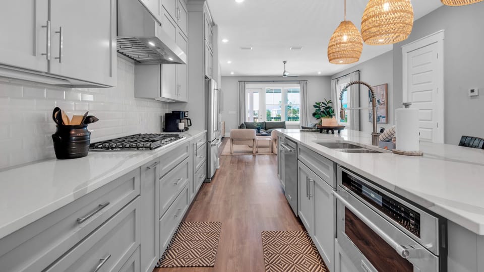 House, Multiple Beds, Patio, Partial Ocean View (Majestic Palm) | Private kitchen | Coffee/tea maker