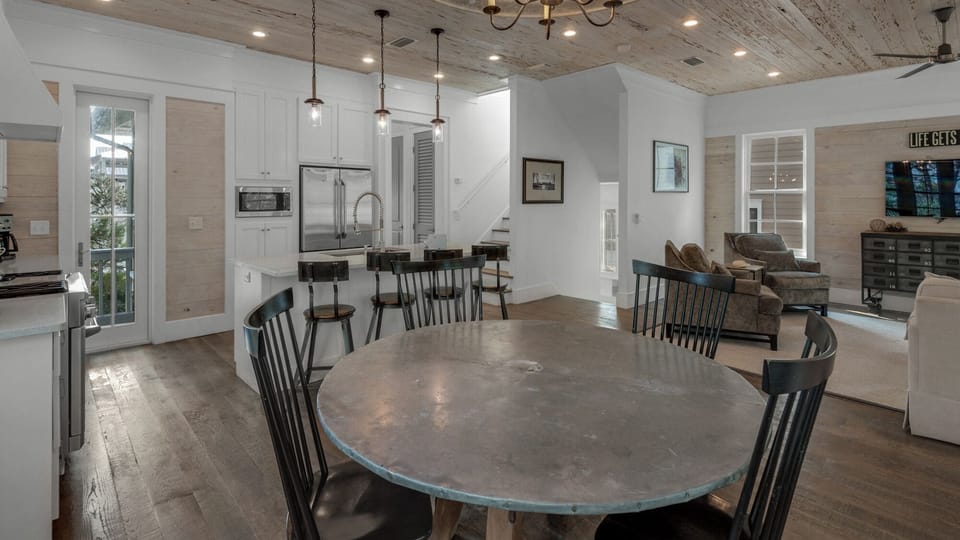 House, Multiple Beds, Patio, Garden View (Sea Echo) | In-room dining
