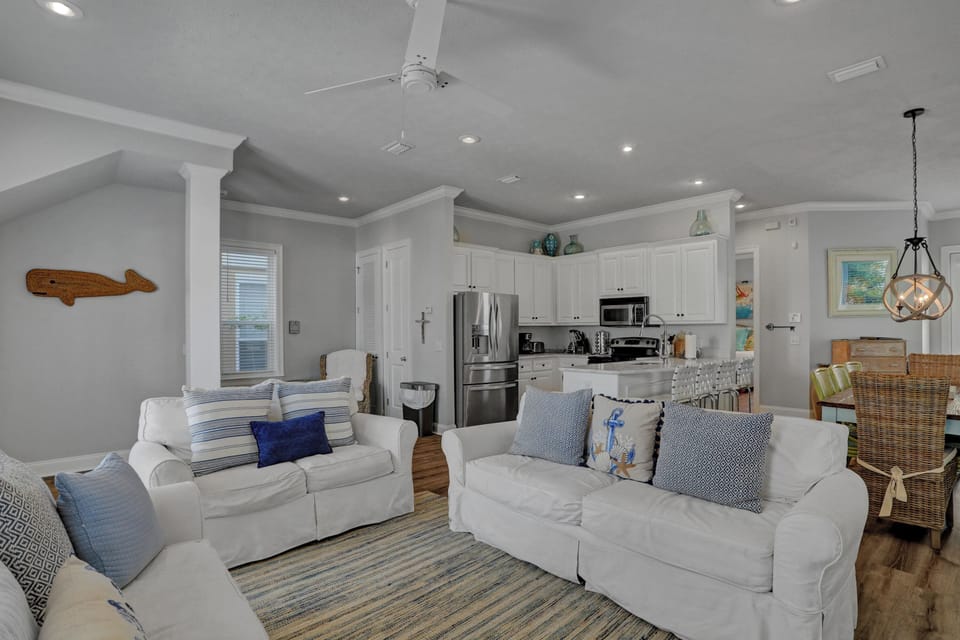 House, Multiple Beds, Patio, Pool View (The Real McCoy) | Living area