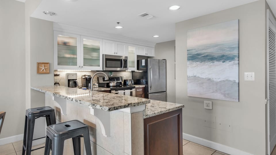 Condo, Multiple Beds, Patio, Pool View (Sterling Shores Unit 314) | Private kitchen