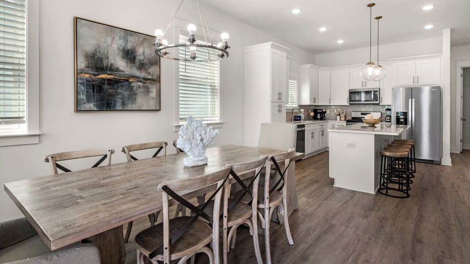 House, Multiple Beds, Balcony, Garden View (Serene Stay on 30A) | In-room dining