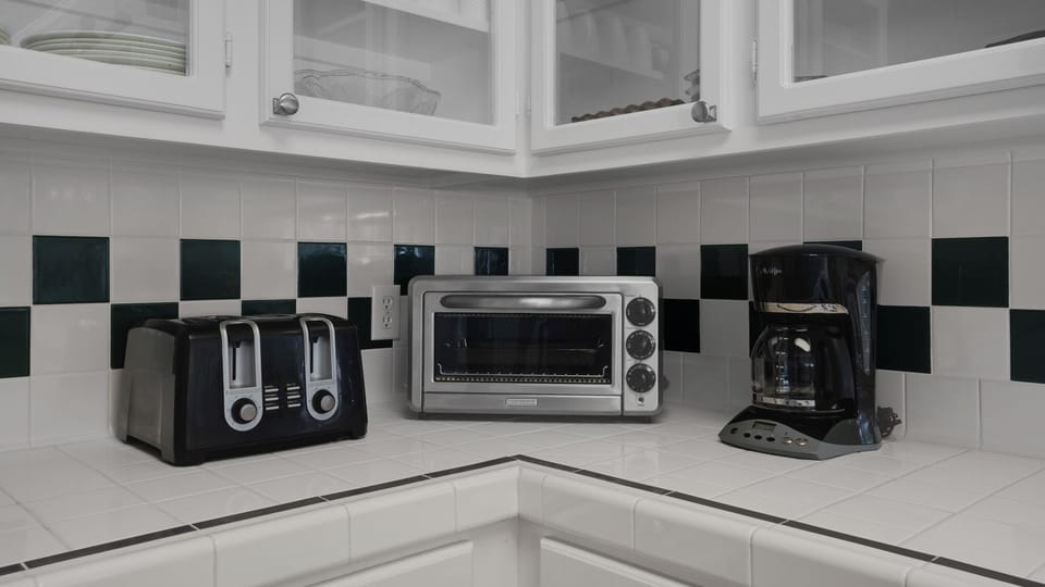 House, Multiple Beds, Balcony, Pool View (Sea Turtle Pass) | Private kitchen