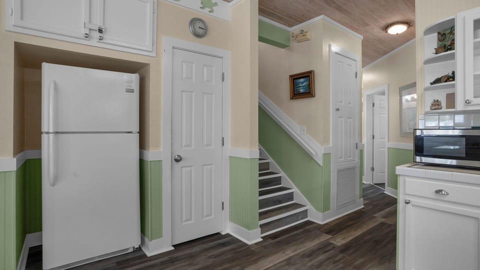 House, Multiple Beds, Balcony, Pool View (Sea Turtle Pass) | Private kitchen