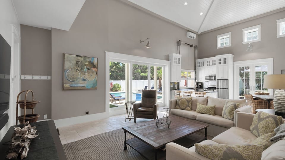 House, Multiple Beds, Pool Access, Ocean View (Emotional Rescue) | Living area