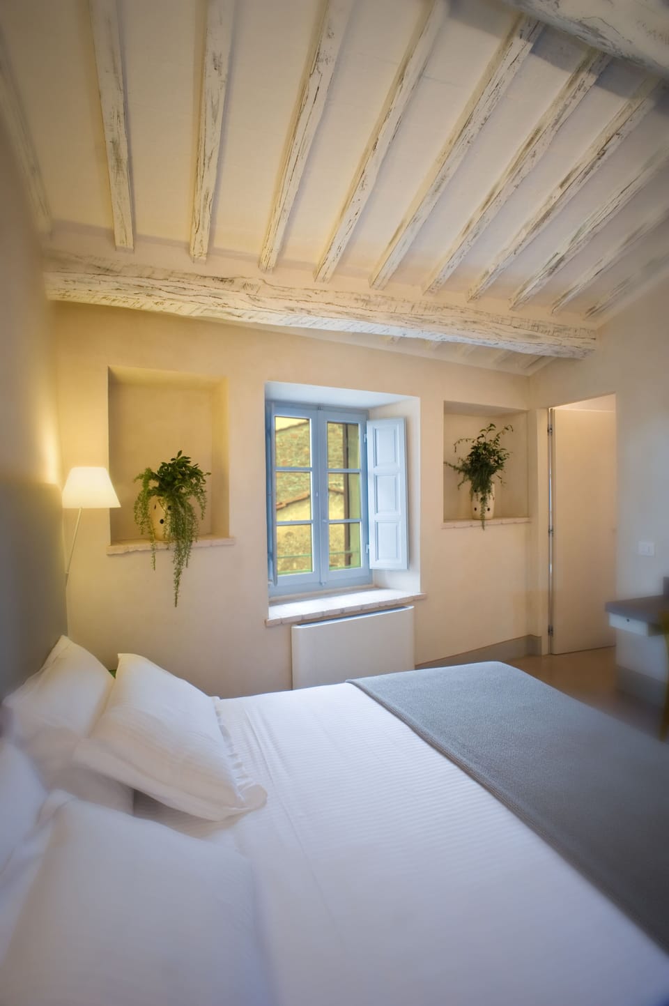Design Room, Ensuite, Courtyard View | Frette Italian sheets, premium bedding, down comforters, free minibar