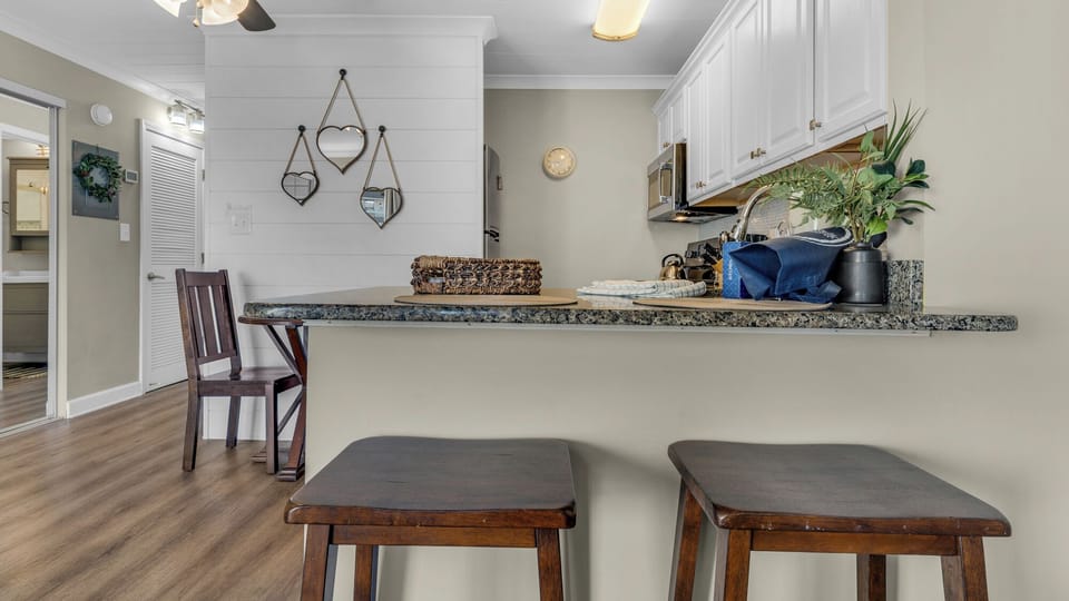 Studio, 1 Queen Bed, Kitchen, Garden View (Sandpiper Cove 8120 - No Pets Allowed) | Private kitchen