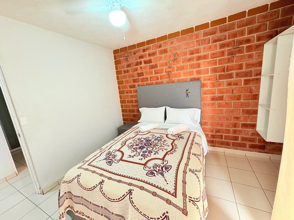 3 bedrooms, down comforters, iron/ironing board, free WiFi