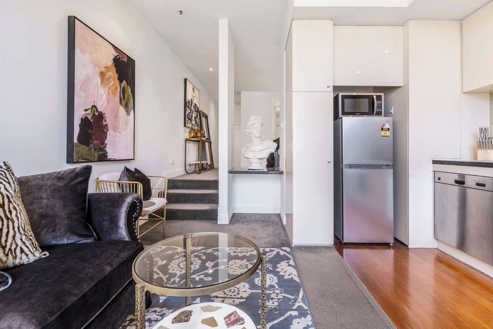 FIFTH AVENUE: Open plan lounge/living area