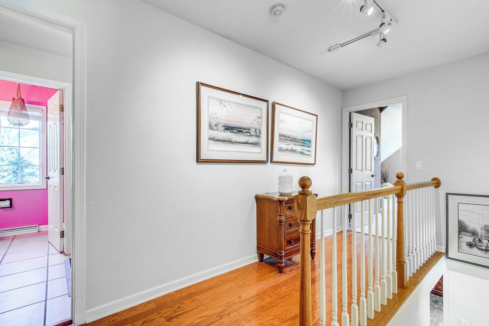 Landing | 2nd Floor