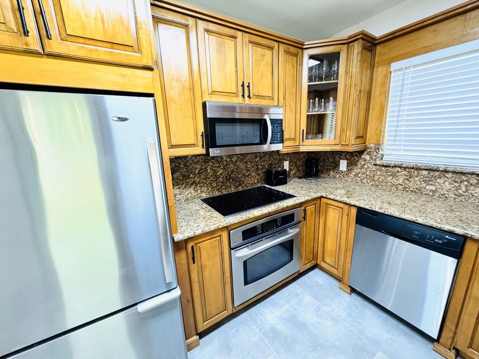Full Kitchen