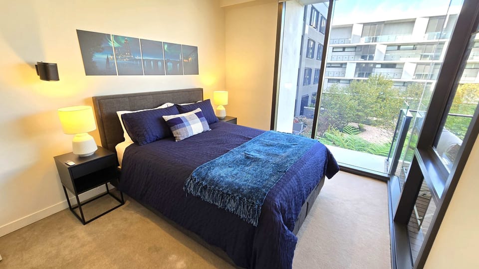 Second bedroom with queen bed