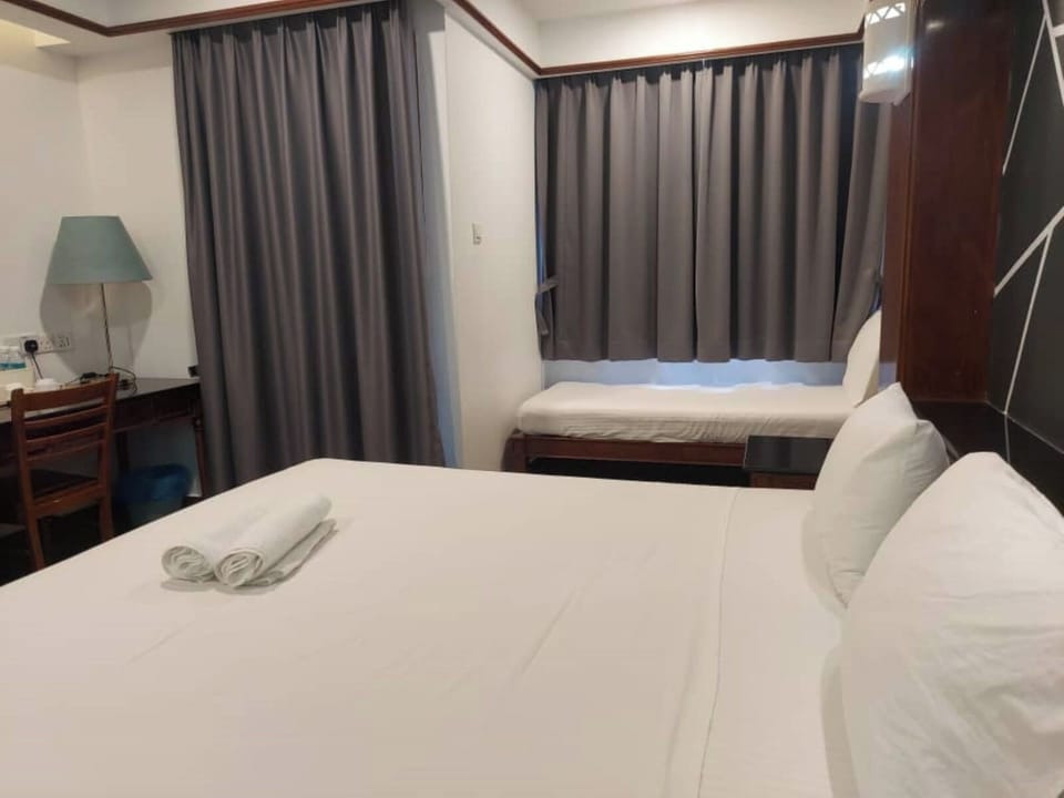 Deluxe Chalet, Balcony, Partial Sea View | 1 bedroom, iron/ironing board, bed sheets