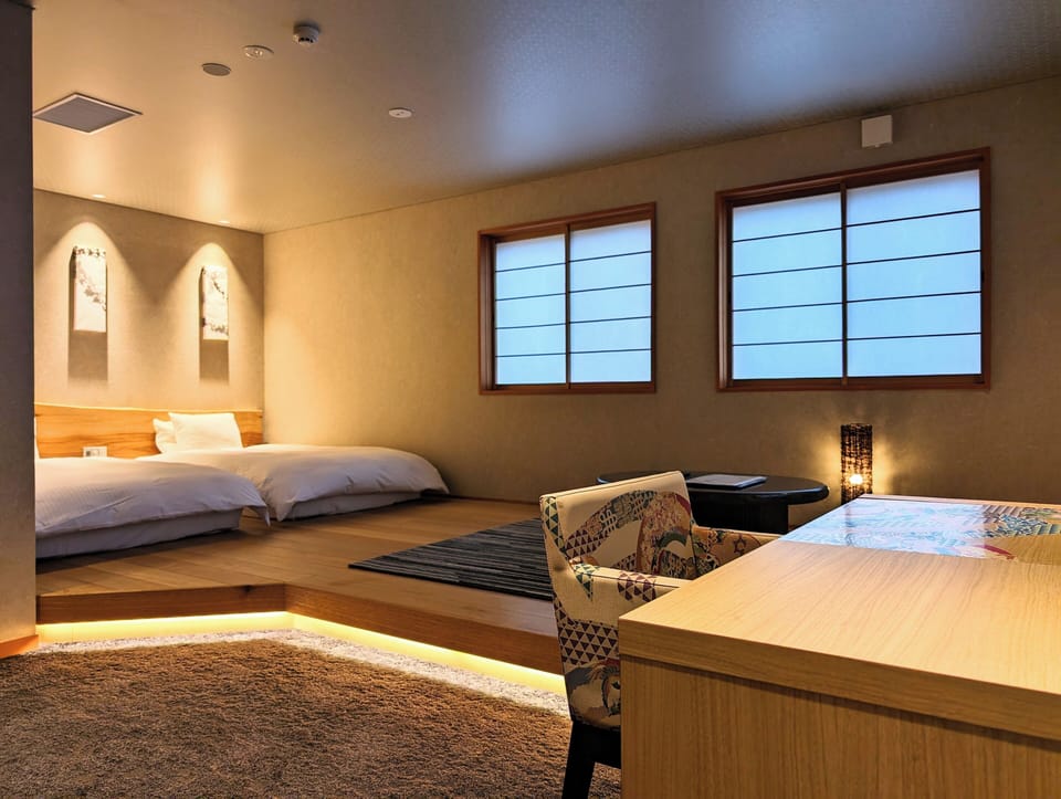 Superior Suite | Premium bedding, down comforters, pillowtop beds, desk