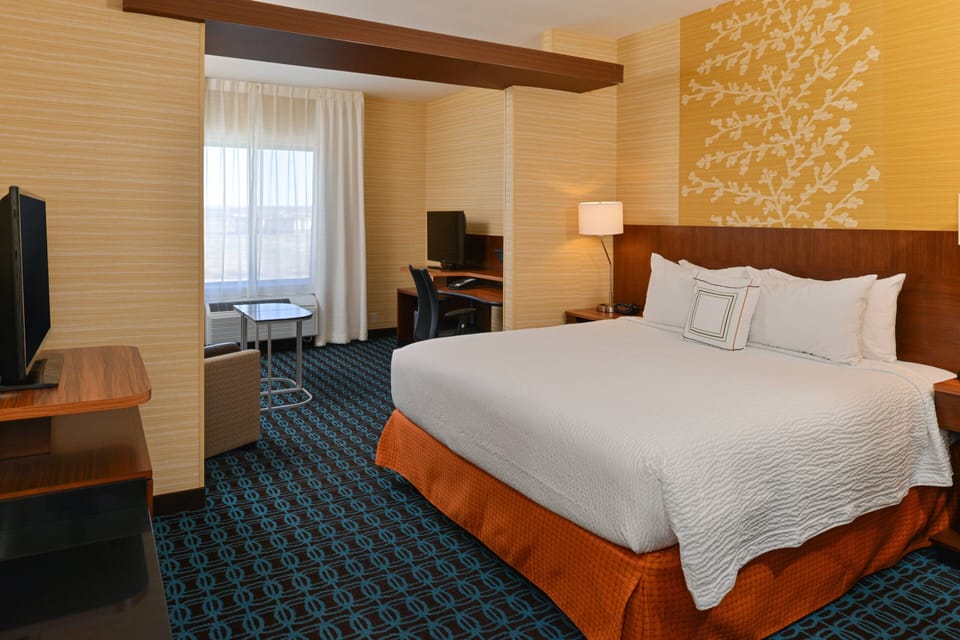 In-room safe, desk, iron/ironing board, WiFi (free)