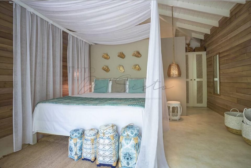 Superior Bungalow, 1 King Bed | In-room safe, individually decorated, desk, laptop workspace