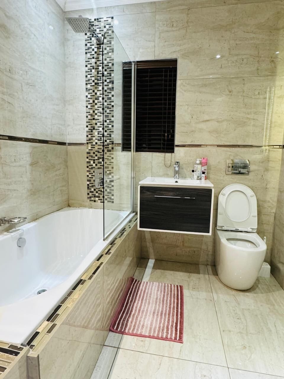 Standard Room | Bathroom