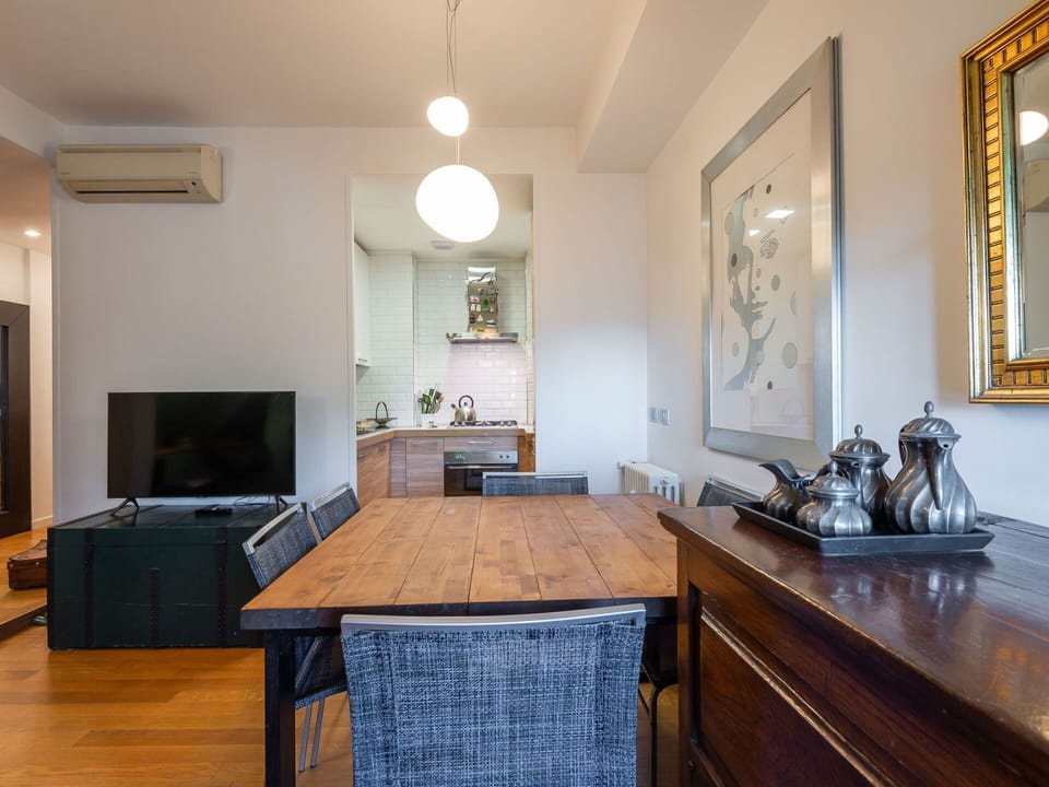 Cabinetry, Table, Building, Mirror, Countertop, Picture Frame, Wood, Kitchen, Drawer, Interior Design