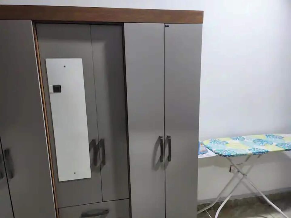2 bedrooms, iron/ironing board, WiFi (free)