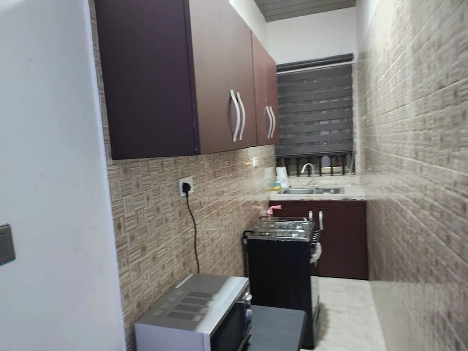 2 bedrooms, iron/ironing board, WiFi (free)