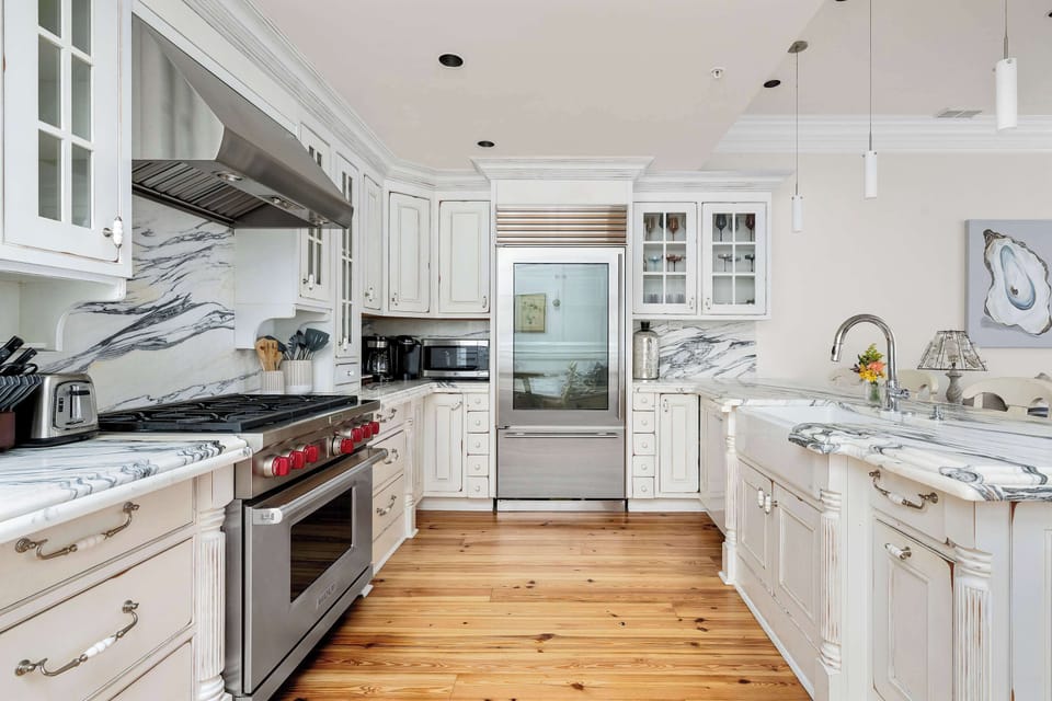 Newly renovated kitchen with everything you need 