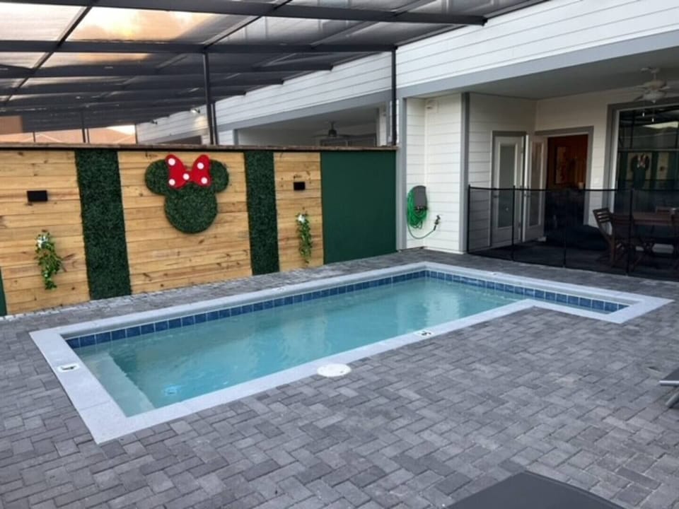 Your private oasis awaits! 🌅 Enjoy stunning lake views right from your own sparkling pool.