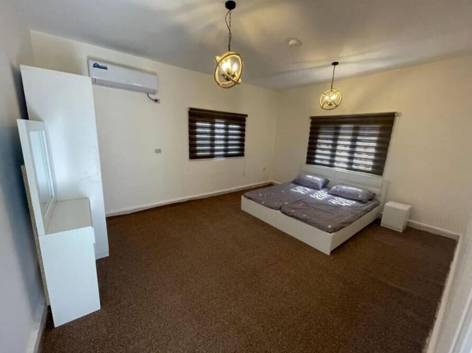 Deluxe Room, Patio | Desk, laptop workspace, WiFi (free)