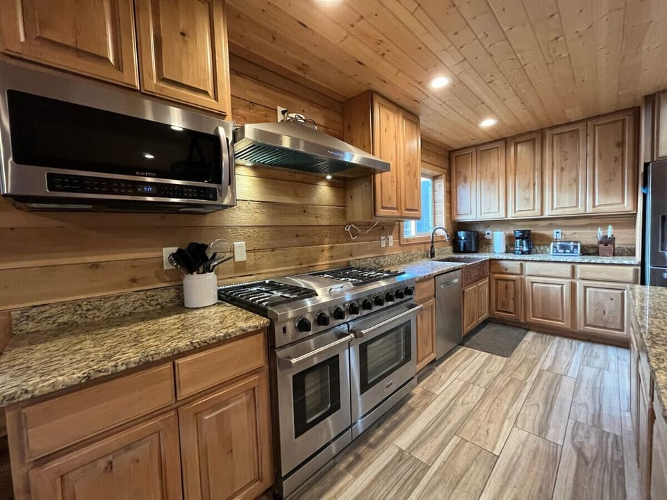 Full kitchen- main level