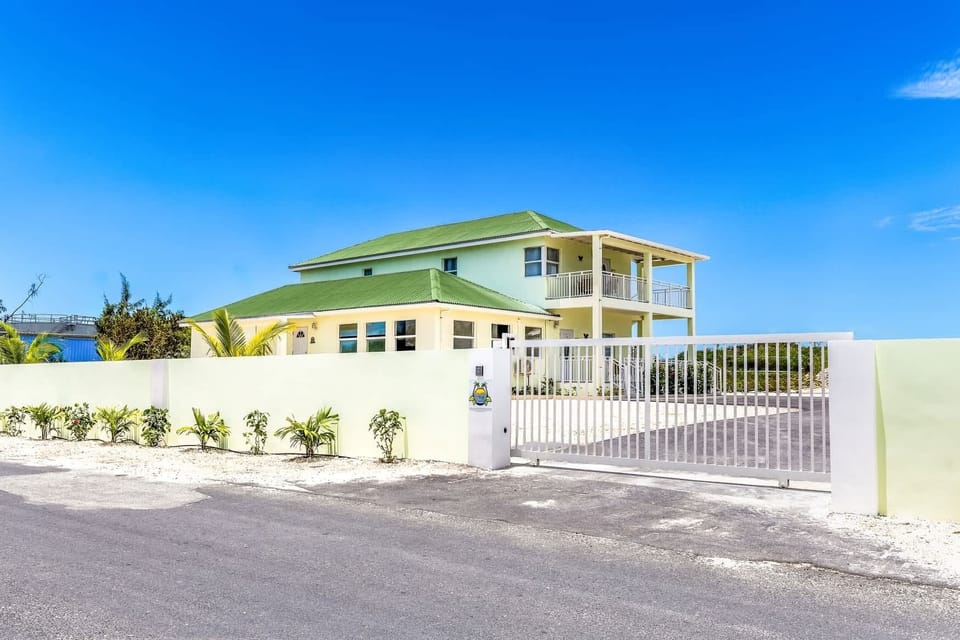 A secure gated entrance