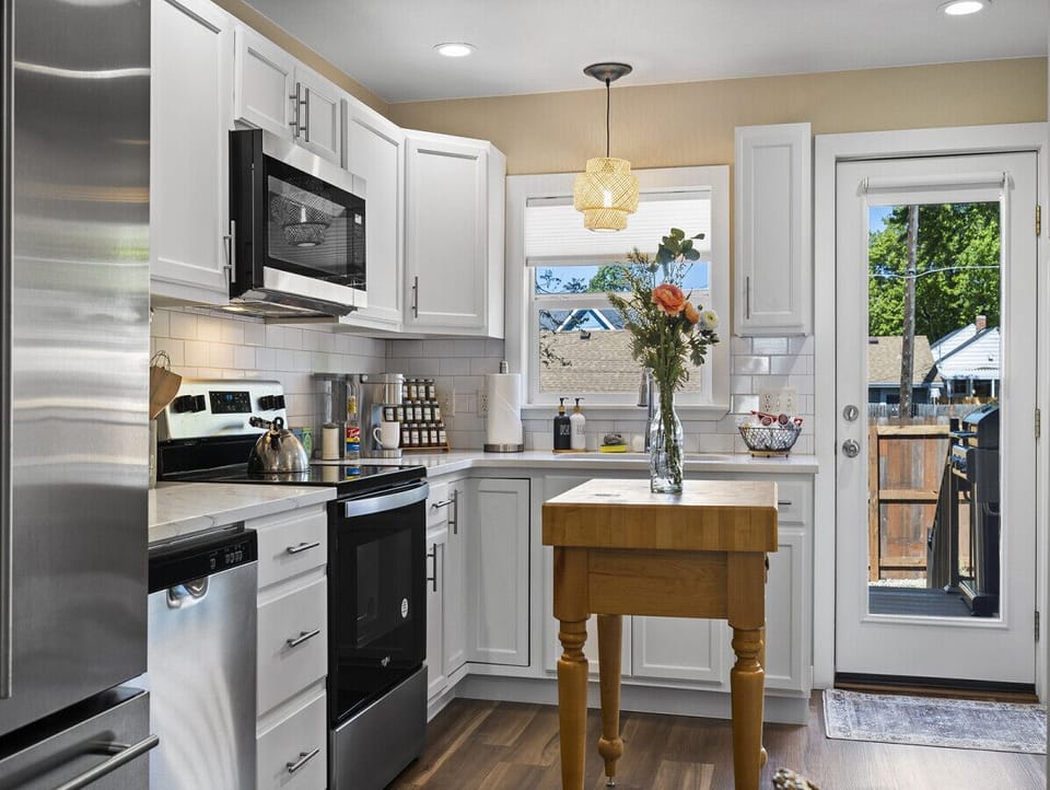 Well equipped kitchen that you can actually COOK in!