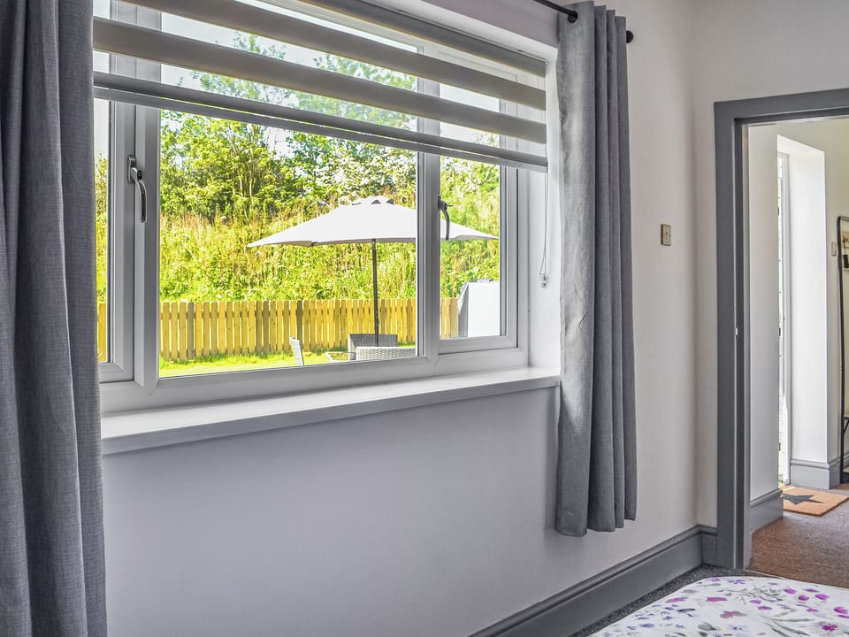 Double bedroom | Emmotland Retreat - Emmotland Holidays, Driffield
