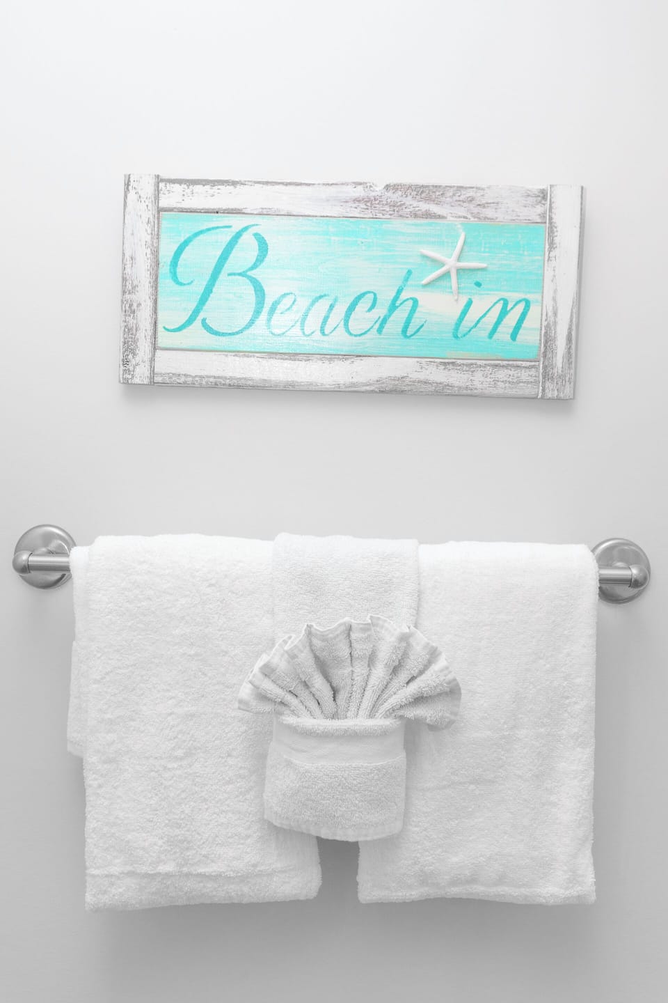 Step into our full bathroom for a taste of luxury and relaxation! It's your personal spa oasis, where every detail is designed to make you feel pampered and refreshed.