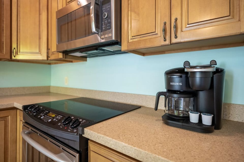 Kitchen corner ready for morning coffee & quick island breakfasts.