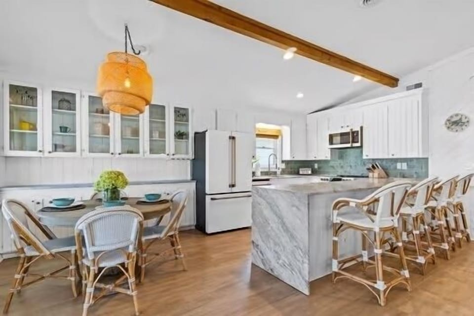 enjoy kitchen and dining room with ample seating