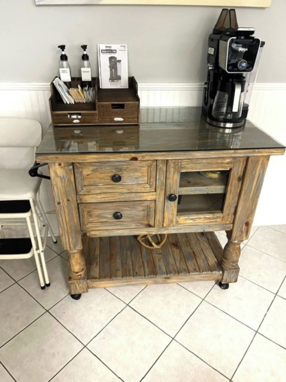 Brew your favorite drinks at our stylish coffee bar
