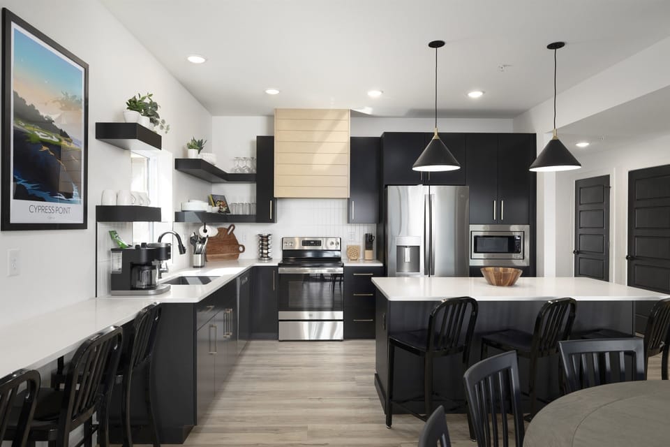 Main Level: Kitchen