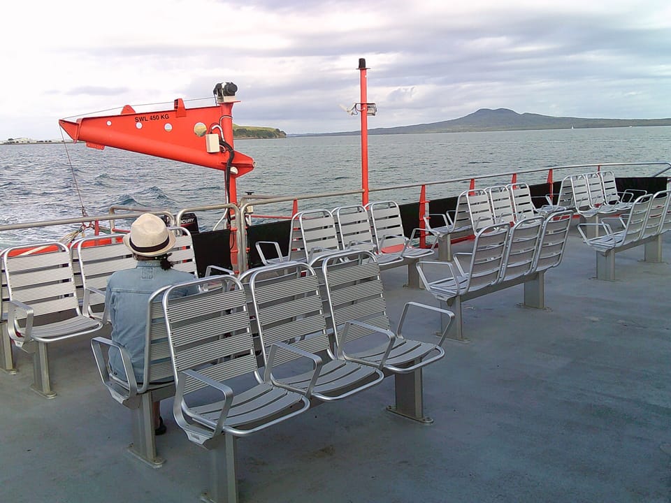Ten minutes walk to Waiheke Island Ferry
Departs on the Hour Ideal Day trip
