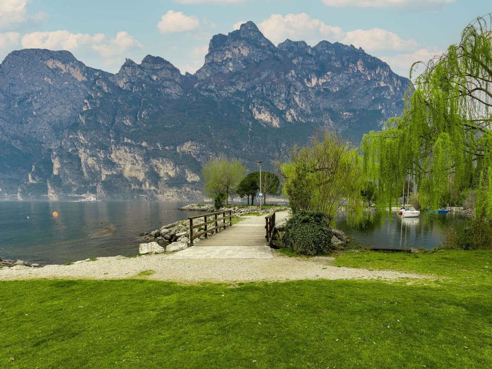 Water, Cloud, Mountain, Plant, Sky, Natural Landscape, Tree, Lake, Highland, Bank