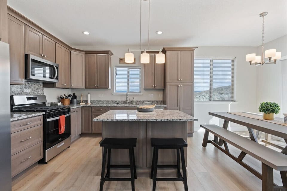 Full Kitchen