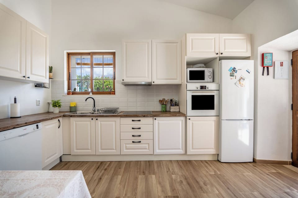 New appliances and large (for the Algarve) refrigerator!