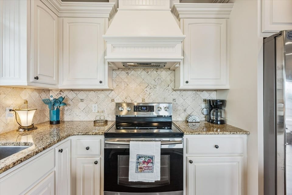 House, 2 Bedrooms | Private kitchen | Coffee/tea maker, fridge