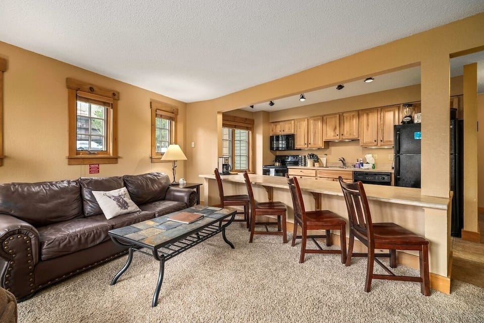 Condo, 1 Bedroom | Living area | Smart TV