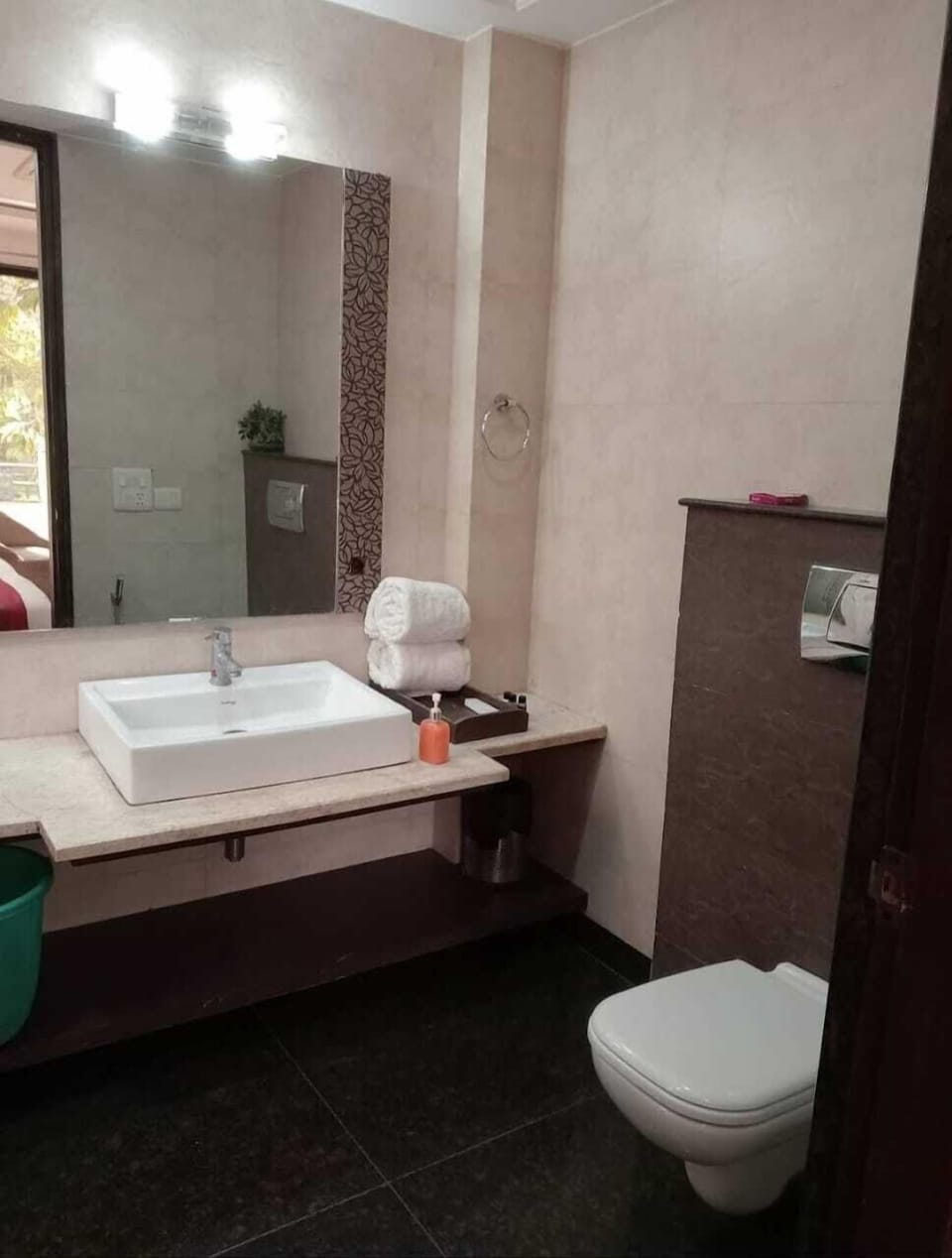 Premium Room with Courtyard View | Bathroom | Shower, free toiletries, hair dryer, slippers