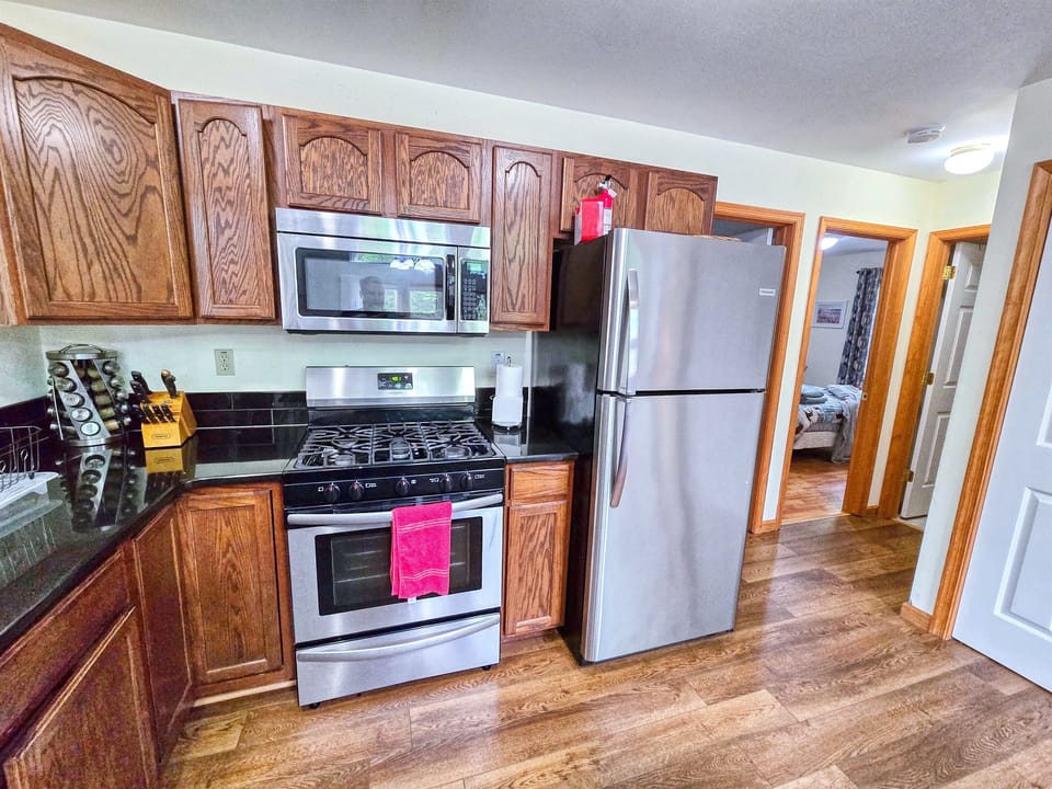 Kitchen with modern appliances | Arrowhead Lake rental