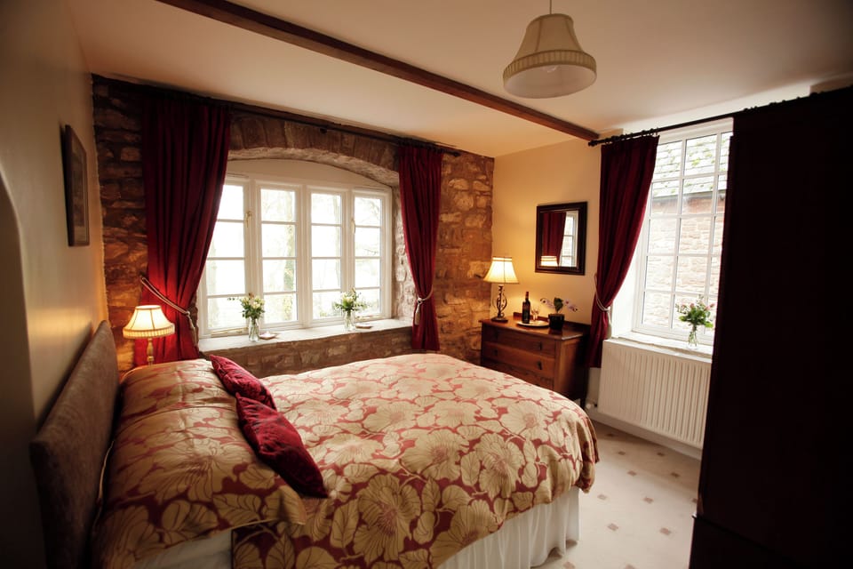 Standard Double Room, Valley View | Iron/ironing board (on request), WiFi (free), individually decorated